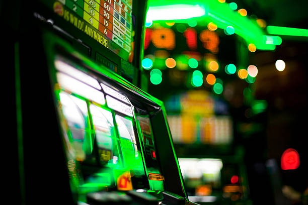 ibox 138 mobile app interface showing slot games and live casino options